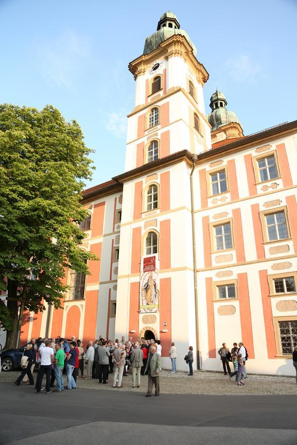 Hotel Kloster-Gasthof Speinshart Эшенбах Экстерьер фото